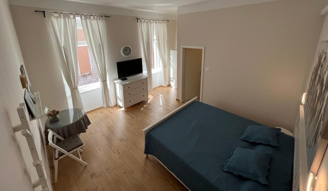 Apartment Check In Pula Exterior foto