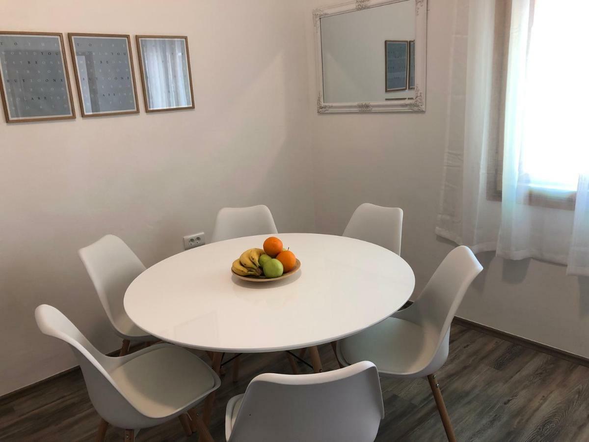 Apartment Check In Pula Exterior foto
